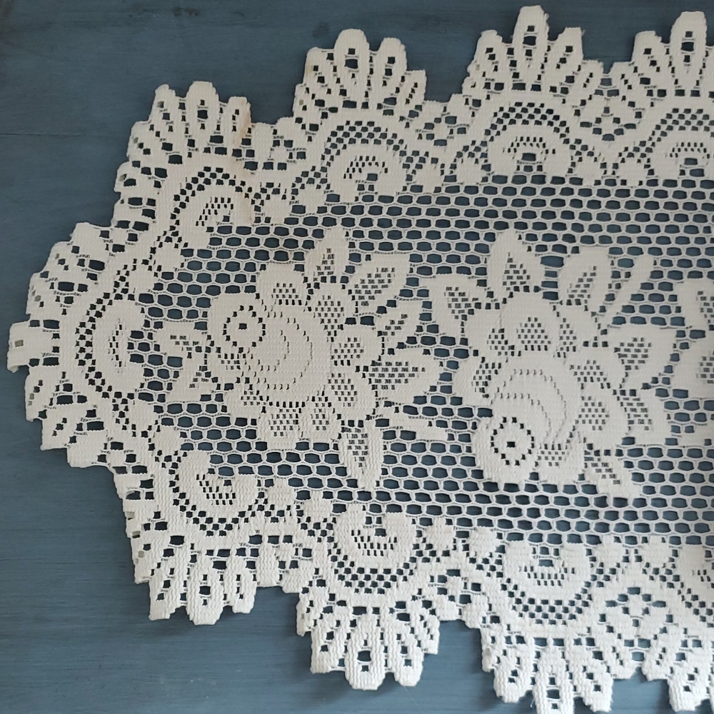 Vintage Table runner White